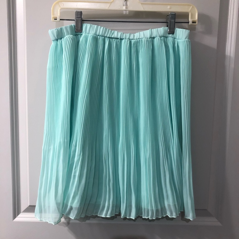 Everly | Pleated mint green skirt | size M - Picture 2 of 5